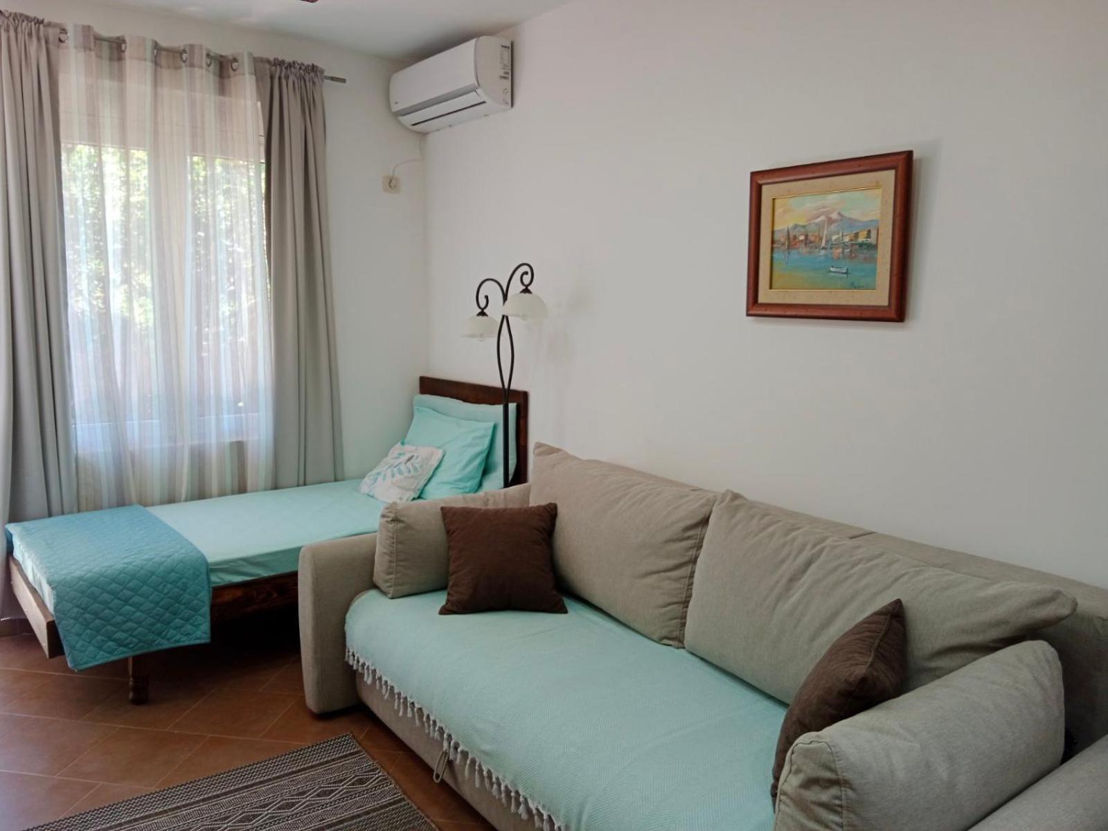 Mirta Apartments Family Farm Budva Eksteriør billede
